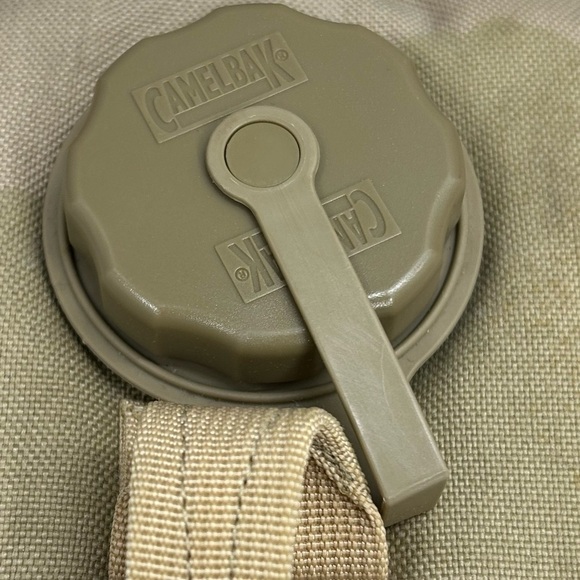 CamelBak Maximum Gear ThermoBak 3L Hydration Pack Backpack Desert Camo Military - Picture 7 of 14